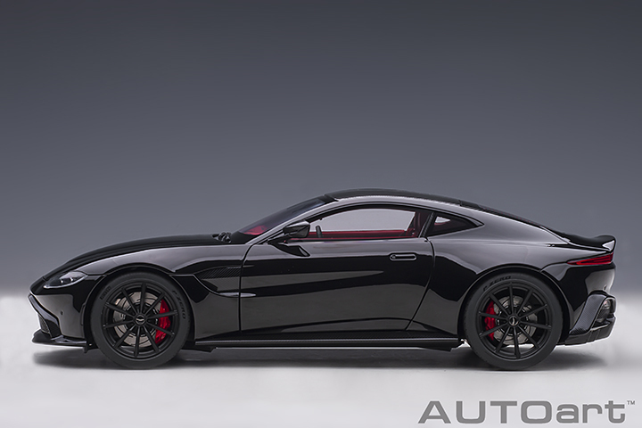 70275 1/18 ASTON MARTIN VANTAGE 2019 (JET BLACK/CARBON BLACK ROOF)