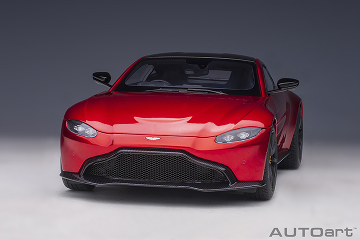 70277 1/18 ASTON MARTIN VANTAGE 2019 (HYPER RED)