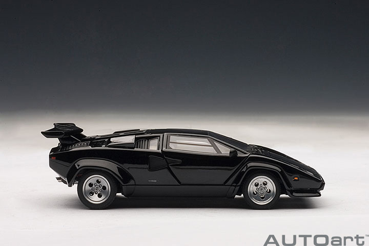 54532 1/43 LAMBORGHINI COUNTACH 5000 S (BLACK) (WITH OPENINGS)