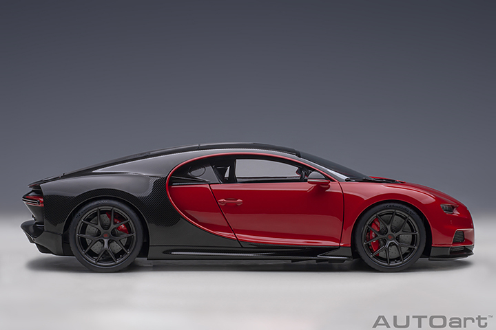 70996 1/18 BUGATTI CHIRON SPORT 2019 (ITALIAN RED/CARBON)