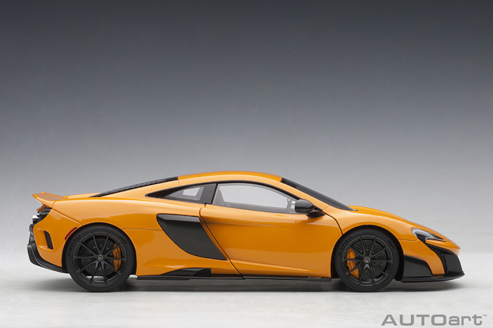 76048 1/18 McLAREN 675LT (McLAREN ORANGE)