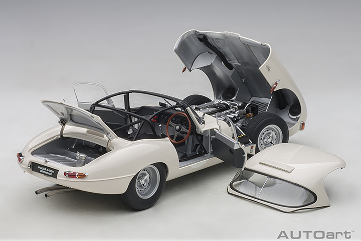 73649 1/18 JAGUAR LIGHTWEIGHT E-TYPE (WHITE)