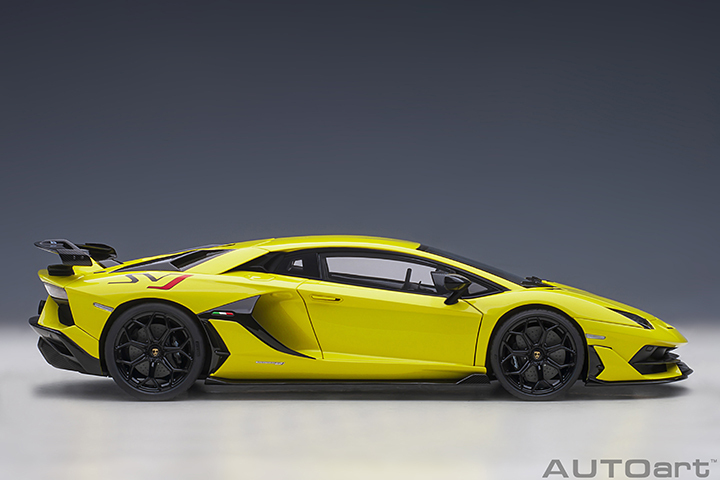 79175 1/18 LAMBORGHINI AVENTADOR SVJ  (GIALLO TENERIFE/PEARL YELLOW)