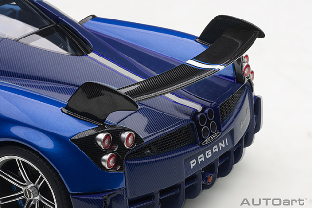 78277 1/18 PAGANI HUAYRA BC (BLU FRANCIA/CARBON)