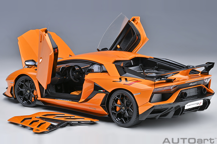 79218 1/18 LAMBORGHINI AVENTADOR SVJ (ARANCIO ATLAS/PEARL ORANGE)