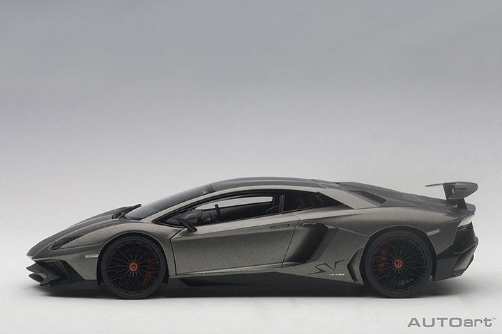 74554 1/18 LAMBORGHINI AVENTADOR LP750-4 SV (GRIGIO TITANS/MATT GREY)