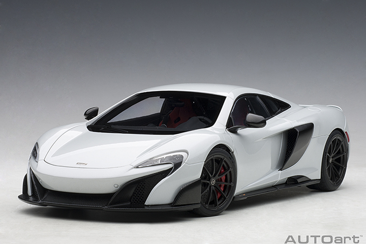 76046 1/18 McLAREN 675LT (SILICA WHITE)