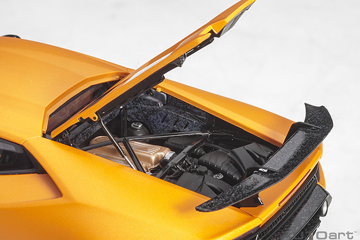 79152 1/18 LAMBORGHINI HURACAN PERFORMANTE (ARANCIO ANTHAEUS/MATT ORANGE)