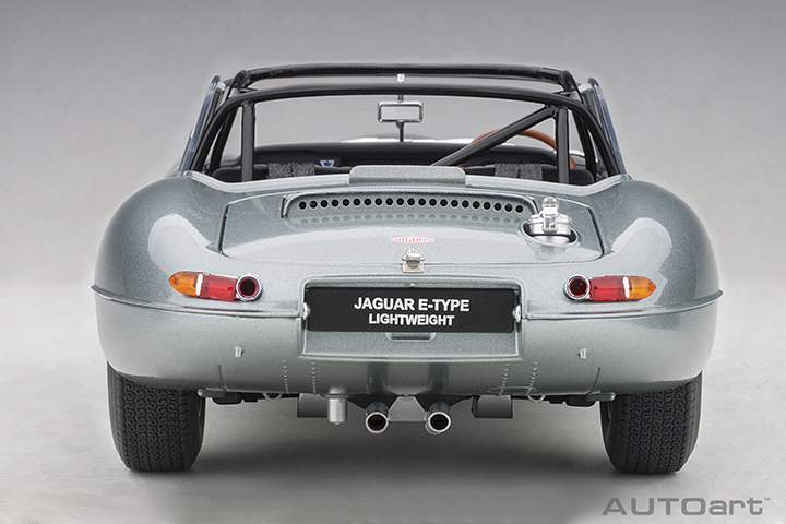 73646 1/18 JAGUAR LIGHTWEIGHT E-TYPE (SILVER)