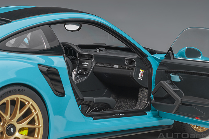 78175 1/18 Porsche 911 (991.2) GT2 RS Weissach Package (Miami Blue)