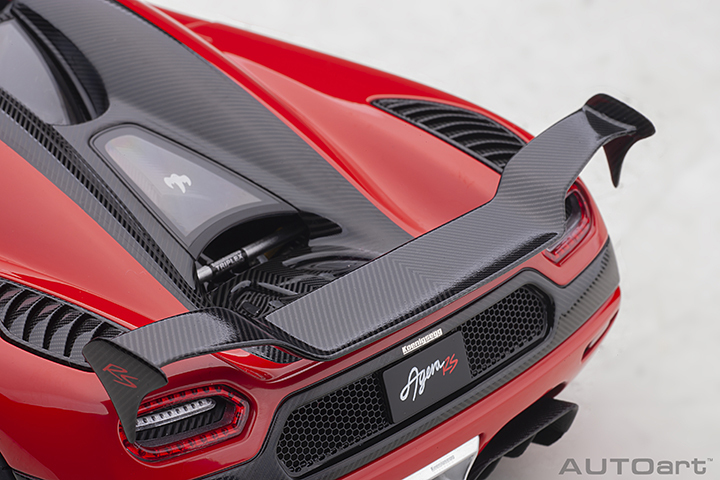 79022 1/18 KOENIGSEGG AGERA RS (CHILLI RED/CARBON BLACK/BLACK ACCENTS)