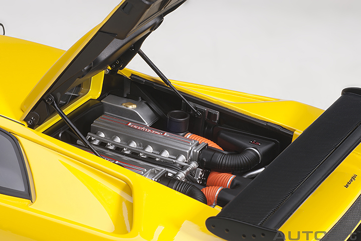 79147 1/18 LAMBORGHINI DIABLO SV-R (SUPERFLY YELLOW)