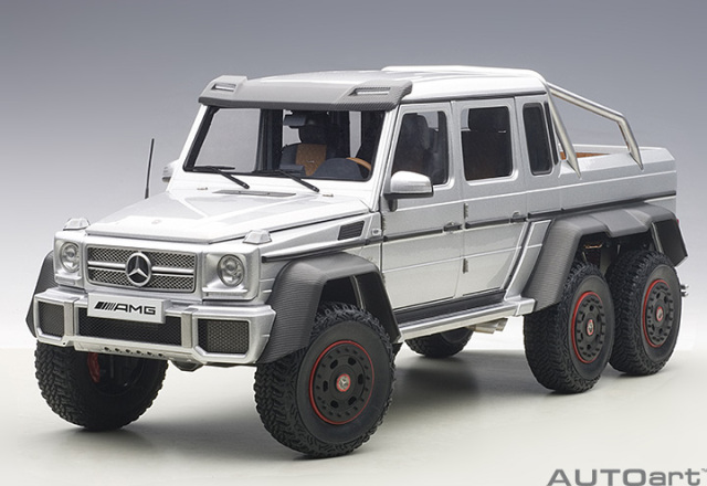 76301 1/18 MERCEDES-BENZ G63 AMG 6x6 (SILVER)