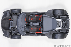 76069 1/18 McLAREN 720S (SILICA WHITE)