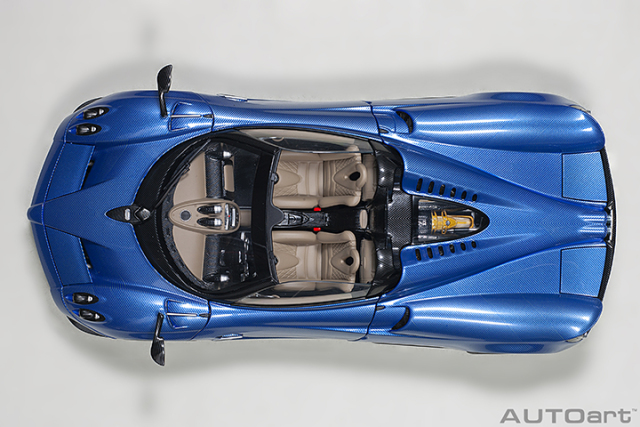 78286 1/18 PAGANI HUAYRA ROADSTER (BLU TRICOLORE CARBON FIBER)