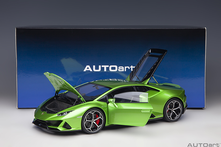 79215 1/18 LAMBORGHINI HURACAN EVO (VERDE SELVANS)