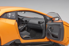 79152 1/18 LAMBORGHINI HURACAN PERFORMANTE (ARANCIO ANTHAEUS/MATT ORANGE)