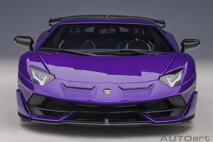 79179 1/18 LAMBORGHINI AVENTADOR SVJ  (VIOLA PASIFAE/PEARL PURPLE)