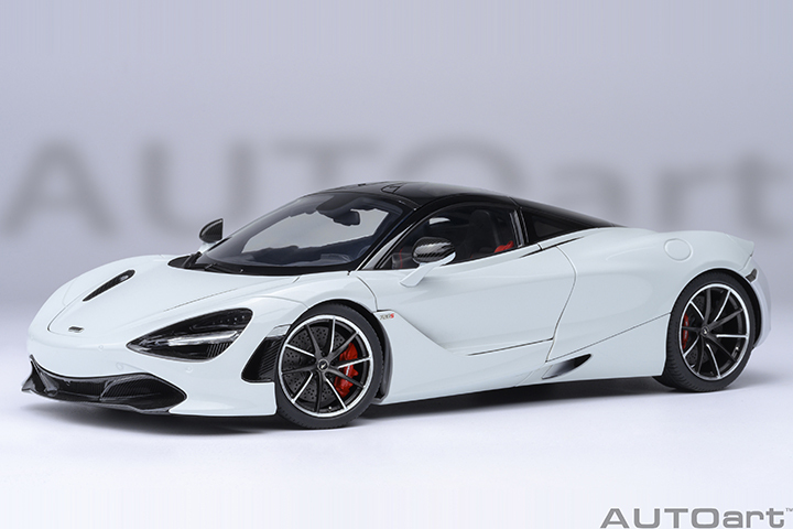 76069 1/18 McLAREN 720S (SILICA WHITE)