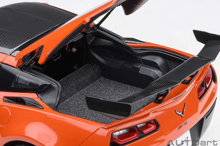 71279 1/18 CHEVROLET CORVETTE C7 ZR1 (SEBRING ORANGE TINTCOAT)