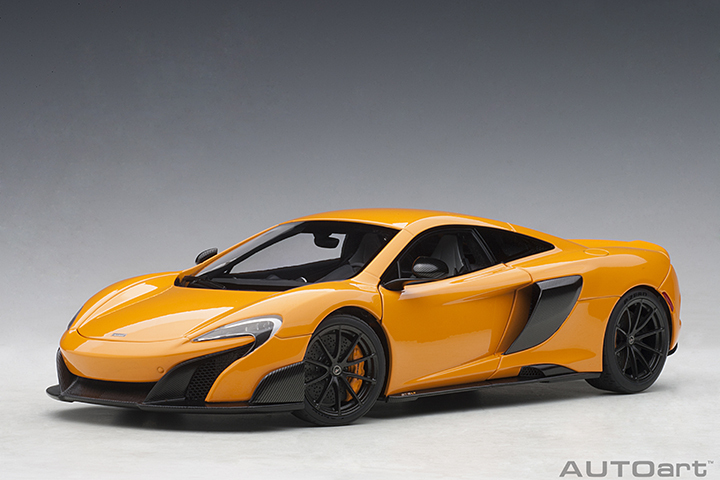 76048 1/18 McLAREN 675LT (McLAREN ORANGE)