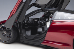 76087 1/18 McLAREN SPEEDTAIL (VOLCANO RED)