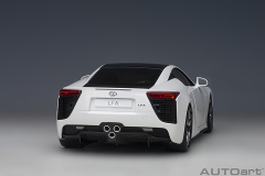 78851 1/18 LEXUS LFA (WHITEST WHITE/CARBON BLACK)