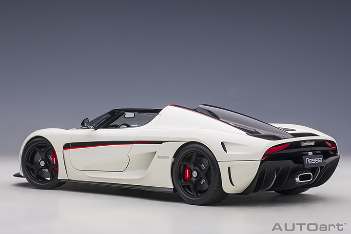 79027 1/18 KOENIGSEGG REGERA (WHITE/BLACK CARBON/RED ACCENTS)