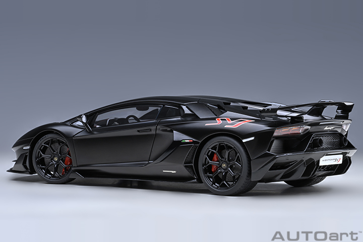 79219 1/18 LAMBORGHINI AVENTADOR SVJ (NERO NEMESIS/MATT BLACK)