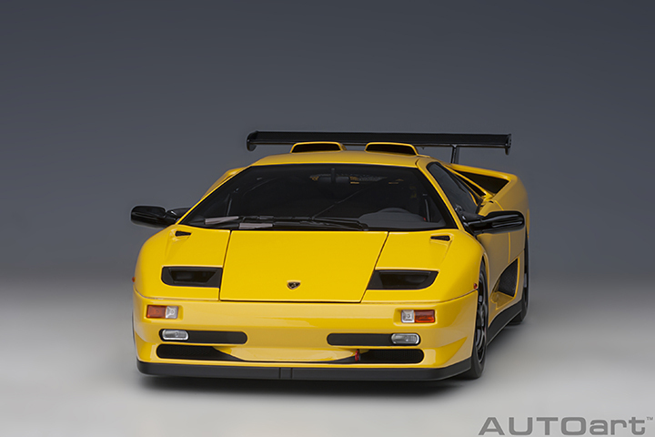 79147 1/18 LAMBORGHINI DIABLO SV-R (SUPERFLY YELLOW)