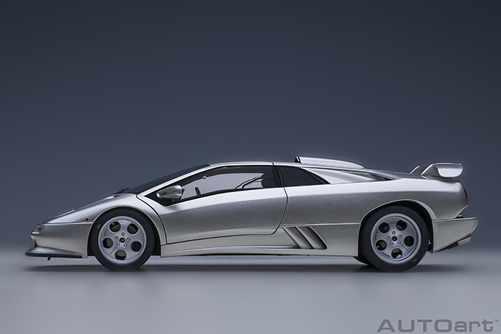 79143 1/18 LAMBORGHINI DIABLO SE30 JOTA (TITANIO/METALLIC SILVER)