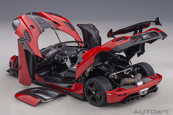 79022 1/18 KOENIGSEGG AGERA RS (CHILLI RED/CARBON BLACK/BLACK ACCENTS)