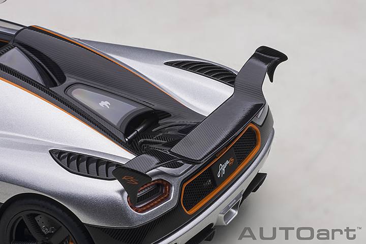 79024 1/18 KOENIGSEGG AGERA RS (MOON SILVER/CARBON BLACK/ORANGE ACCENTS)