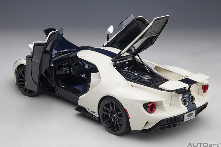 72926 1/18 FORD GT HERITAGE EDITION PROTOTYPE (WINBLEDON WHITE W/ ANTIMATTER BLUE)