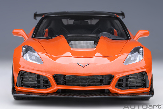 71279 1/18 CHEVROLET CORVETTE C7 ZR1 (SEBRING ORANGE TINTCOAT)