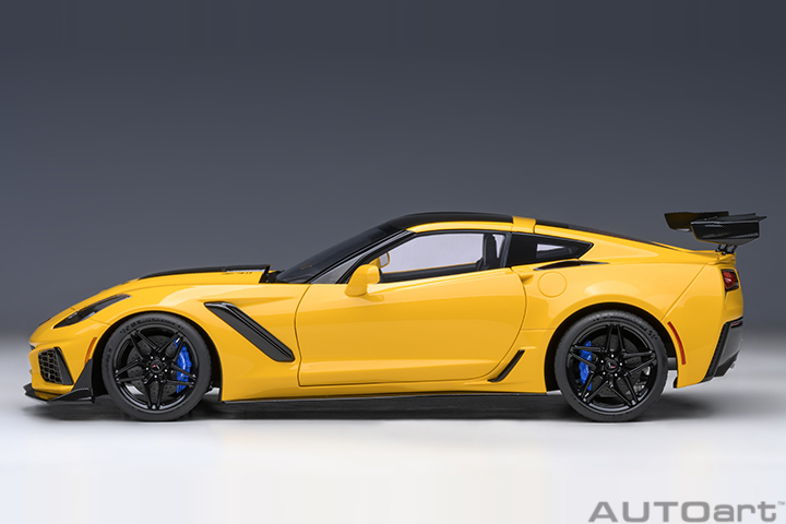 71278 1/18 CHEVROLET CORVETTE C7 ZR1 (CORVETTE RACING YELLOW TINTCOAT)