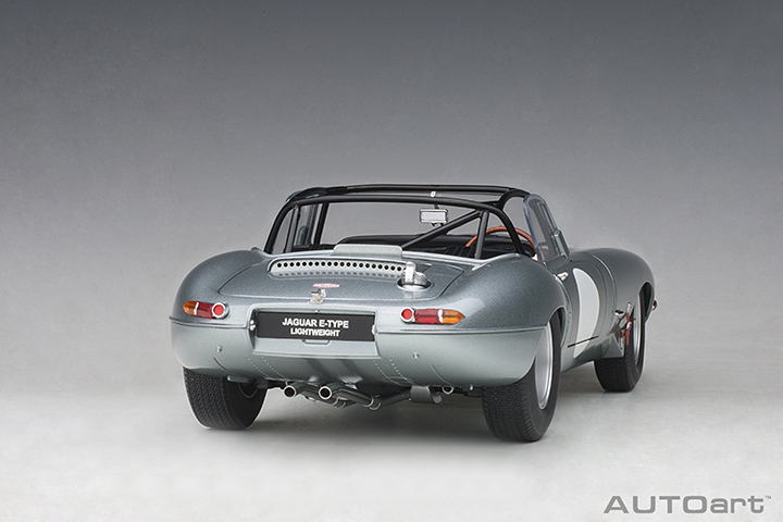 73646 1/18 JAGUAR LIGHTWEIGHT E-TYPE (SILVER)