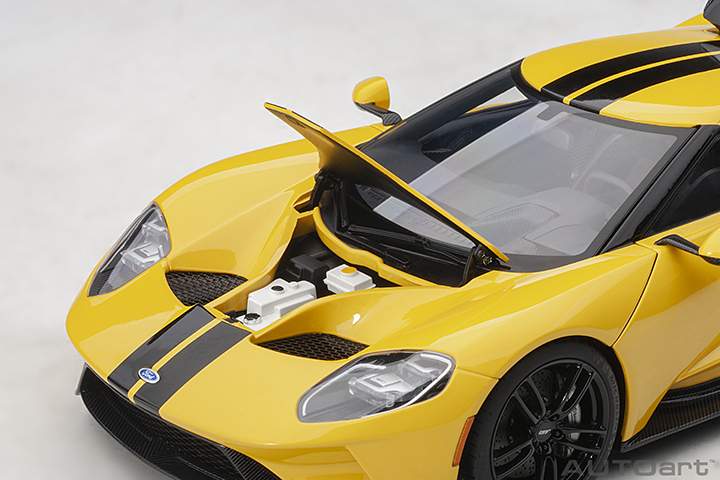 72944 1/18 FORD GT 2017 (TRIPLE YELLOW/BLACK STRIPES)