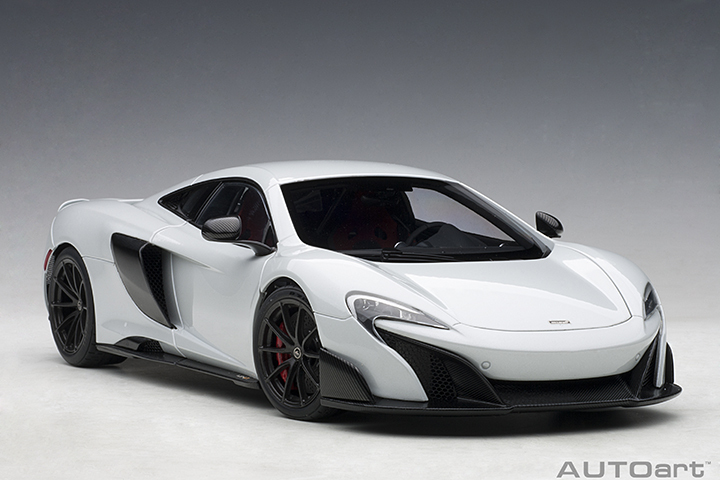 76046 1/18 McLAREN 675LT (SILICA WHITE)