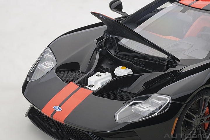 72945 1/18 FORD GT 2017 (SHADOW BLACK/ORANGE STRIPES)