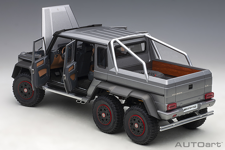 76308 1/18 MERCEDES-BENZ G63 AMG 6x6 (DESIGNO PLATINUM MAGNO)