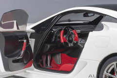 78851 1/18 LEXUS LFA (WHITEST WHITE/CARBON BLACK)