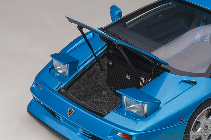 79156 1/18 LAMBORGHINI DIABLO SE30 (BLU SIRENA/METALLIC BLUE)