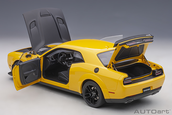 71737 1/18 DODGE CHALLENGER SRT HELLCAT WIDEBODY 2018 (YELLOW JACKET/SATIN BLACK PAINTED HOOD)