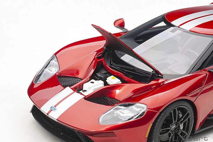 72943 1/18 FORD GT 2017 (LIQUID RED/SILVER STRIPES)