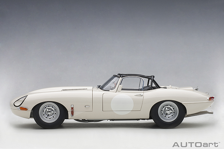 73649 1/18 JAGUAR LIGHTWEIGHT E-TYPE (WHITE)