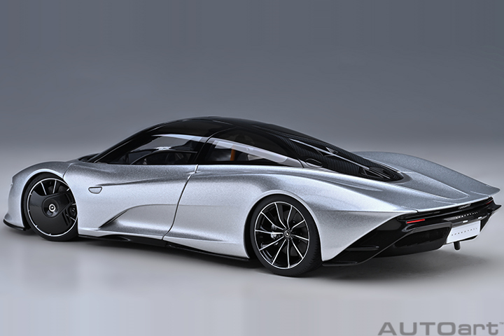 76090 1/18 McLAREN SPEEDTAIL (SUPERNOVA SILVER)