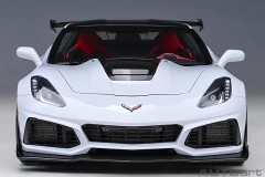 71277 1/18 CHEVROLET CORVETTE C7 ZR1 (CERAMIC MATRIX GREY METALLIC)