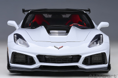 71277 1/18 CHEVROLET CORVETTE C7 ZR1 (CERAMIC MATRIX GREY METALLIC)