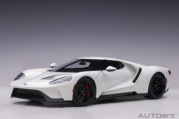 72941 1/18 FORD GT 2017 (FROZEN WHITE)